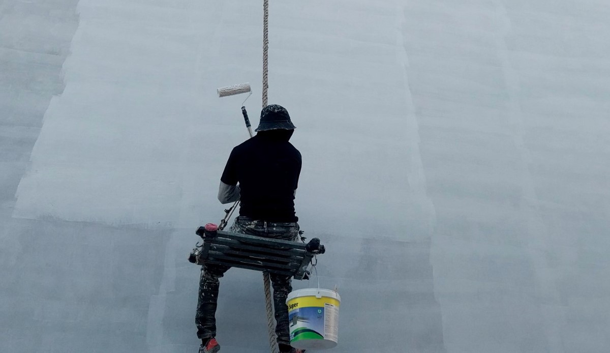 Thi công Silatex Super chống thấm tường bên ngoài và mái ngói, phù hợp khí hậu biển và công nghiệp