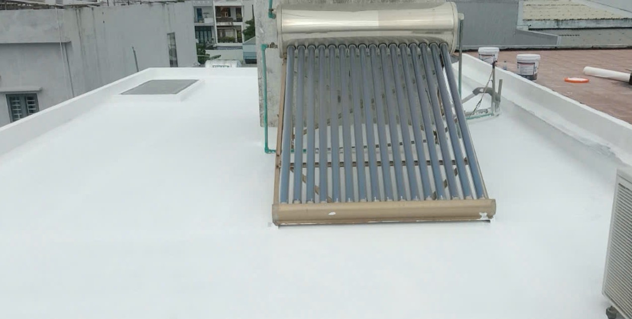 Lớp phủ chống thấm tích hợp màng gia cường không dệt giúp tăng độ bền và tuổi thọ hệ thống