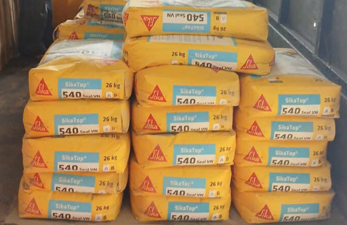 Bao bì sản phẩm SikaTop 540 Seal 2 thành phần bày bán tại Siêu thị chống thấm An Thịnh Nam, Đà Nẵng