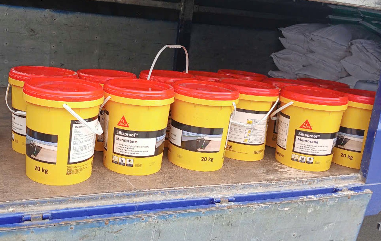 Giao nhận Sikaproof Membrane từ siêu thị chống thấm An Thịnh Nam đến công trình thi công