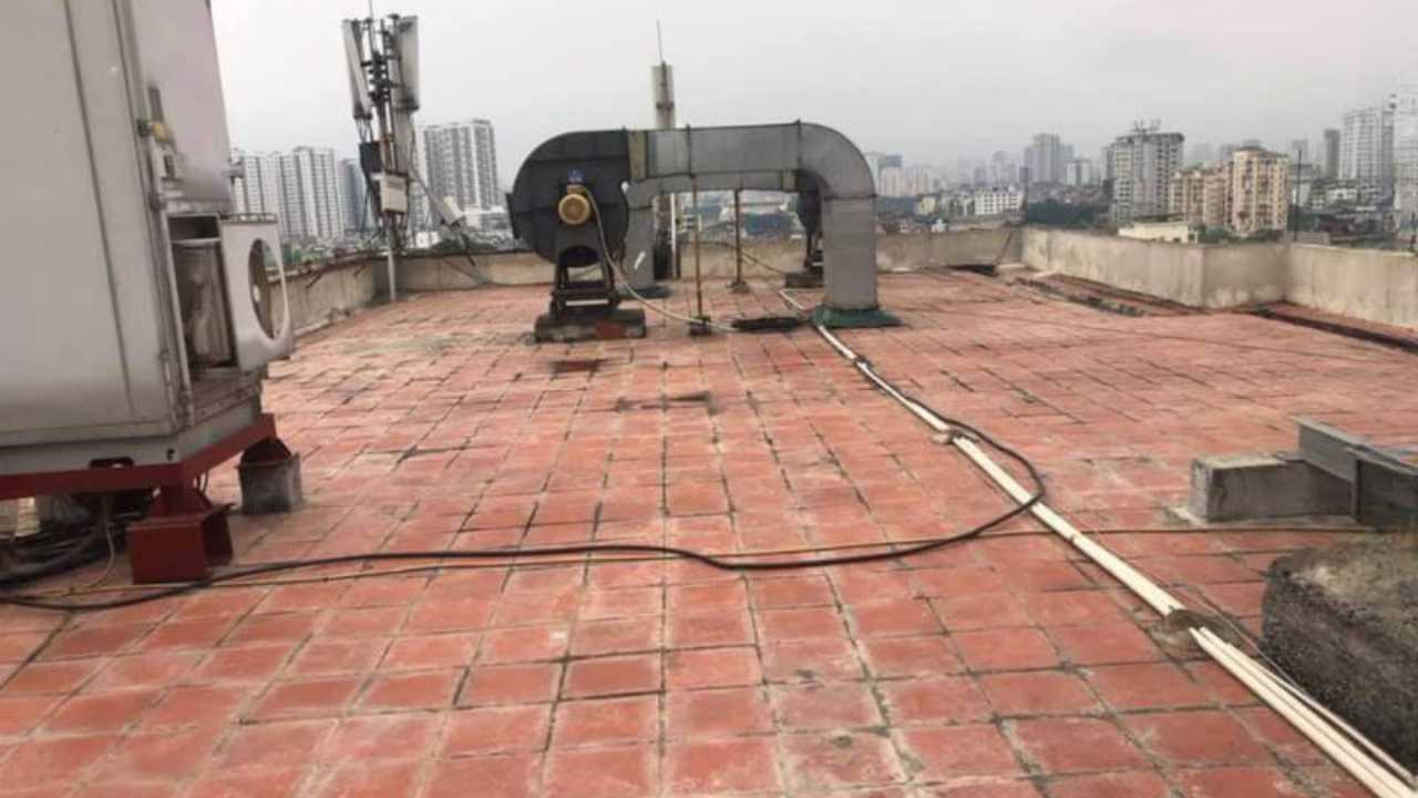 3 Vật Liệu Chống Thấm Sửa Chữa Chân Tường Sân Thượng Bị Nứt Cho Mái Đã Lát Gạch
