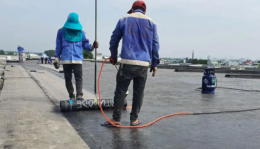 chống thấm sàn mái bằng phương pháp thi công màng khò nóng