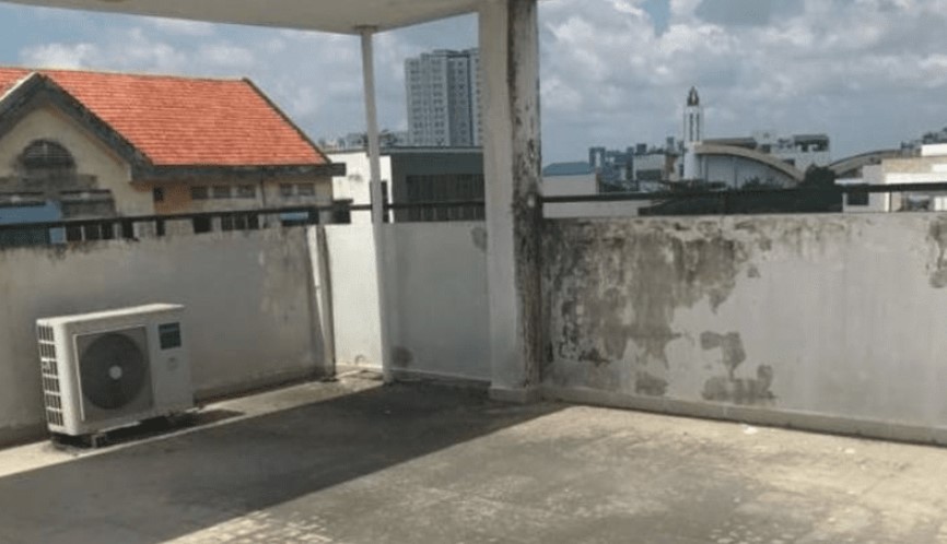 dấu hiệu cho thấy sàn sân thượng đã bị thấm nước