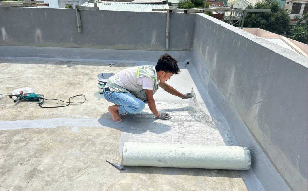 lưới thủy tinh gia cố bề mặt mái nhà, sân thượng